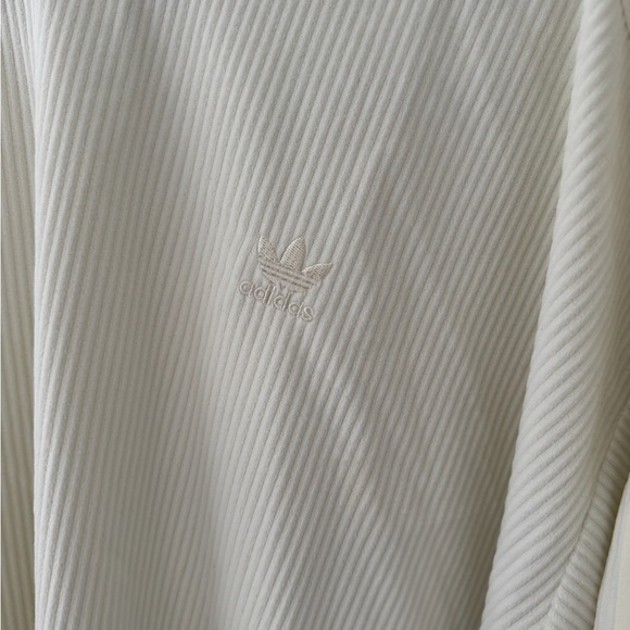 Adidas Off-White Ribbed Long Sleeve Top. NWT - Picture 2 of 4